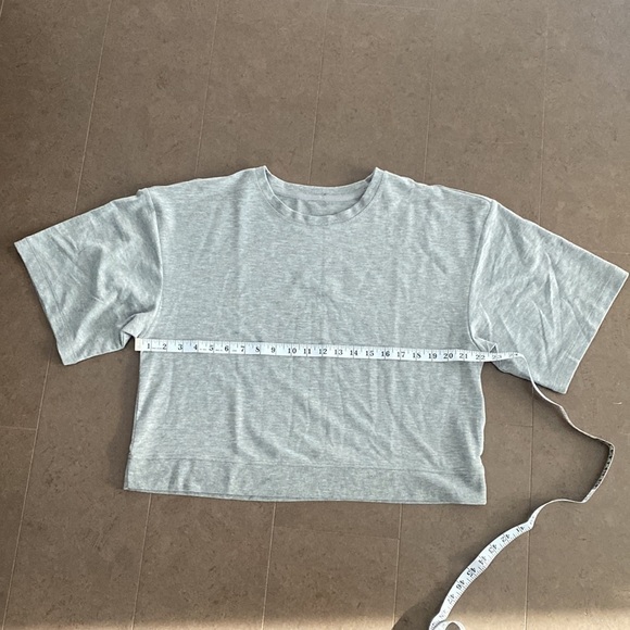 LIGHTWEIGHT cropped sweatshirt XL - Picture 2 of 4